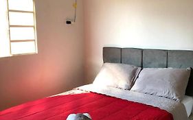 Quarto Privado em residência no Coração de Foz - casa e banheiro compartilhado